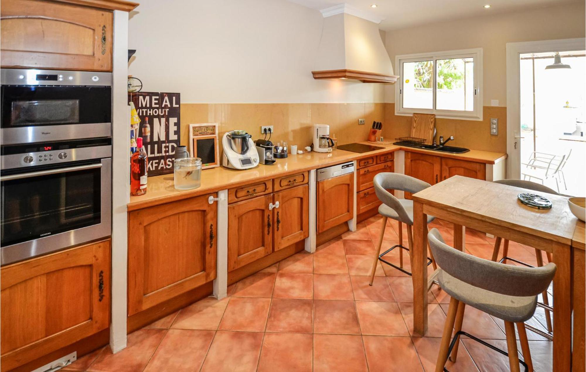 3 Bedroom Awesome Home In Chateuneuf De Gadagne Châteauneuf-de-Gadagne 외부 사진